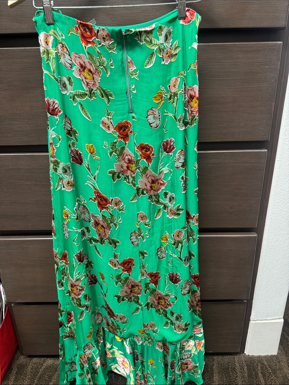 Alice and Olivia Sz 8 Green Floral Hi Low Skirt - Vibrant Garden Print